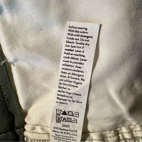 Spanx ‘Stretch Twill Pull-On Shorts’ in “Stone Wash Camo” Size Medium - Picture 13 of 15